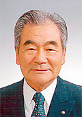 津田 健三 氏